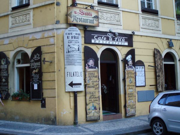 Café U Fílů průčelí 1.
